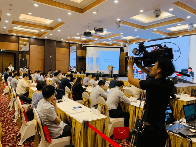 Kỹ thuật quay phim chụp ảnh phóng sự cưới và kỹ thuật quay phim hội nghị 11 Kỹ thuật quay phim chụp ảnh phóng sự cưới và kỹ thuật quay phim hội nghị