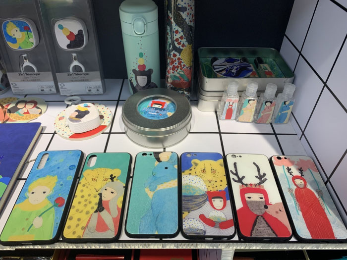 In UV DTF Gia Công Sắc Nét – In Đẹp, Giao Tận Nơi, Hỗ Trợ Báo Giá Nhanh